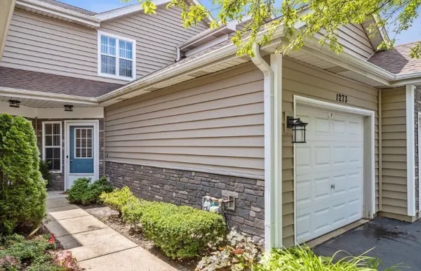 $2,450 | 1273 Cranbrook Drive, Schaumburg, IL 60193