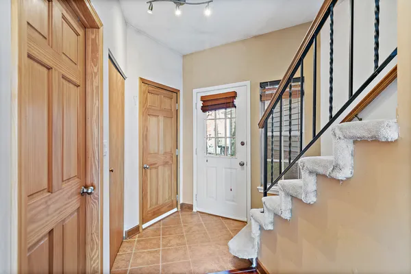 $2,450 | 1273 Cranbrook Drive, Schaumburg, IL 60193