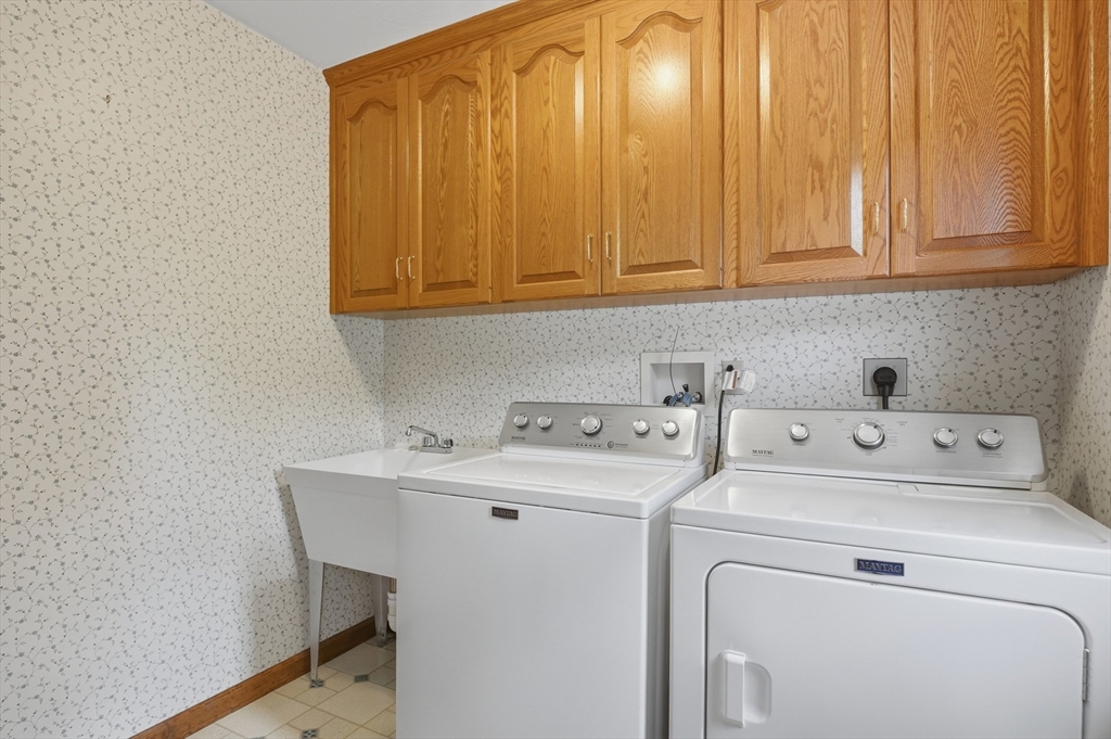 45 Mendon Street Upton, MA 01568 - Photo 16 of 37
