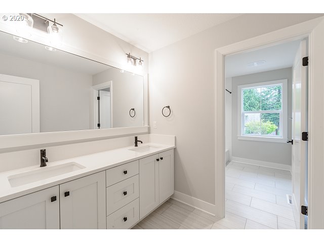 2895 Southwest West Point Avenue Portland, OR 97225 - Photo 14 of 24 Gallery Image 14