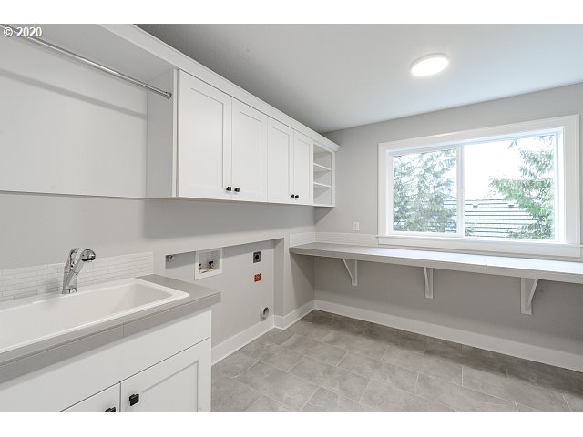 2895 Southwest West Point Avenue Portland, OR 97225 - Photo 15 of 24 Gallery Image 15