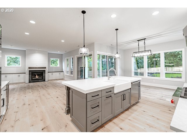 2895 Southwest West Point Avenue Portland, OR 97225 - Photo 8 of 24 Gallery Image 8