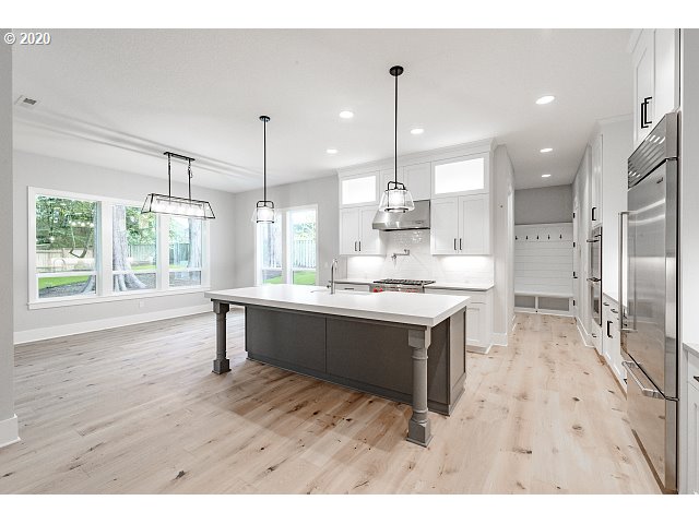 2895 Southwest West Point Avenue Portland, OR 97225 - Photo 9 of 24 Gallery Image 9