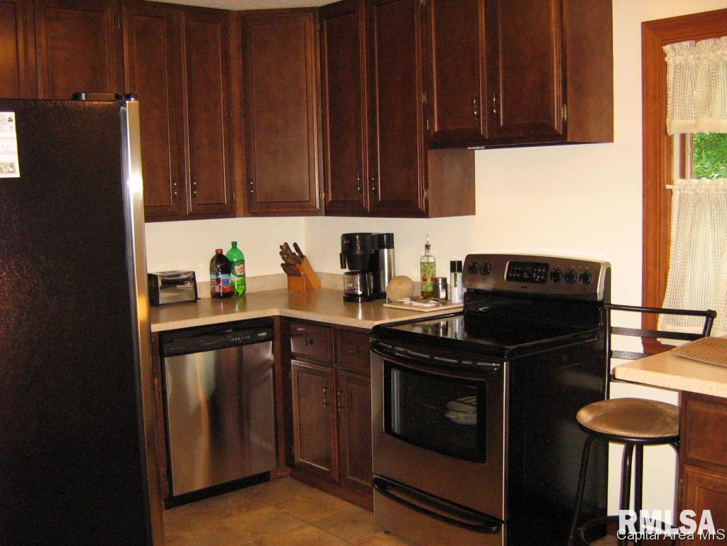 208 Walnut Valley Drive Springfield, IL 62707 - Photo 7 of 22