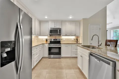 $498,900 | 837 South Cape Royale Drive, Coldspring, TX 77331