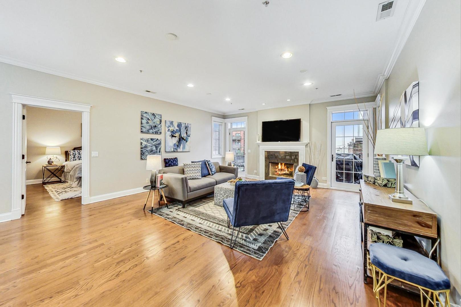 1453 West Irving Park Road, Unit 203 Chicago, IL 60613 - Photo 3 of 22 Gallery Image 3