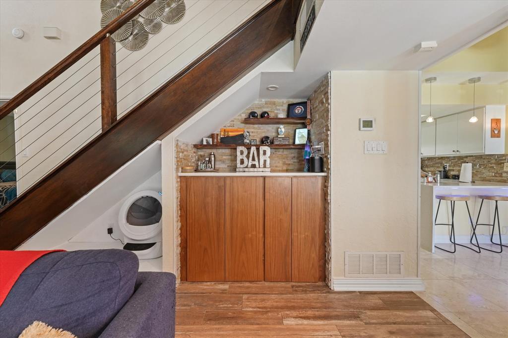 18040 Midway Road, Unit 225 Dallas, TX 75287 - Photo 6 of 33 Wet Bar