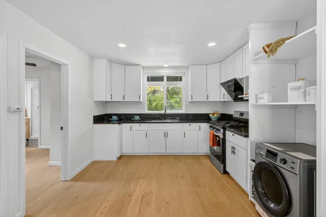 $349,950 | 1124 Acacia Avenue, Sacramento, CA 95815