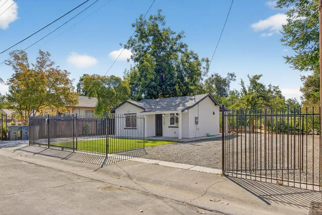 $349,950 | 1124 Acacia Avenue, Sacramento, CA 95815