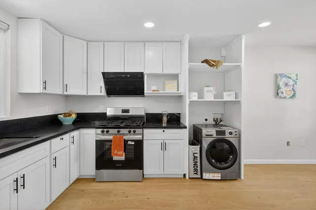 $349,950 | 1124 Acacia Avenue, Sacramento, CA 95815