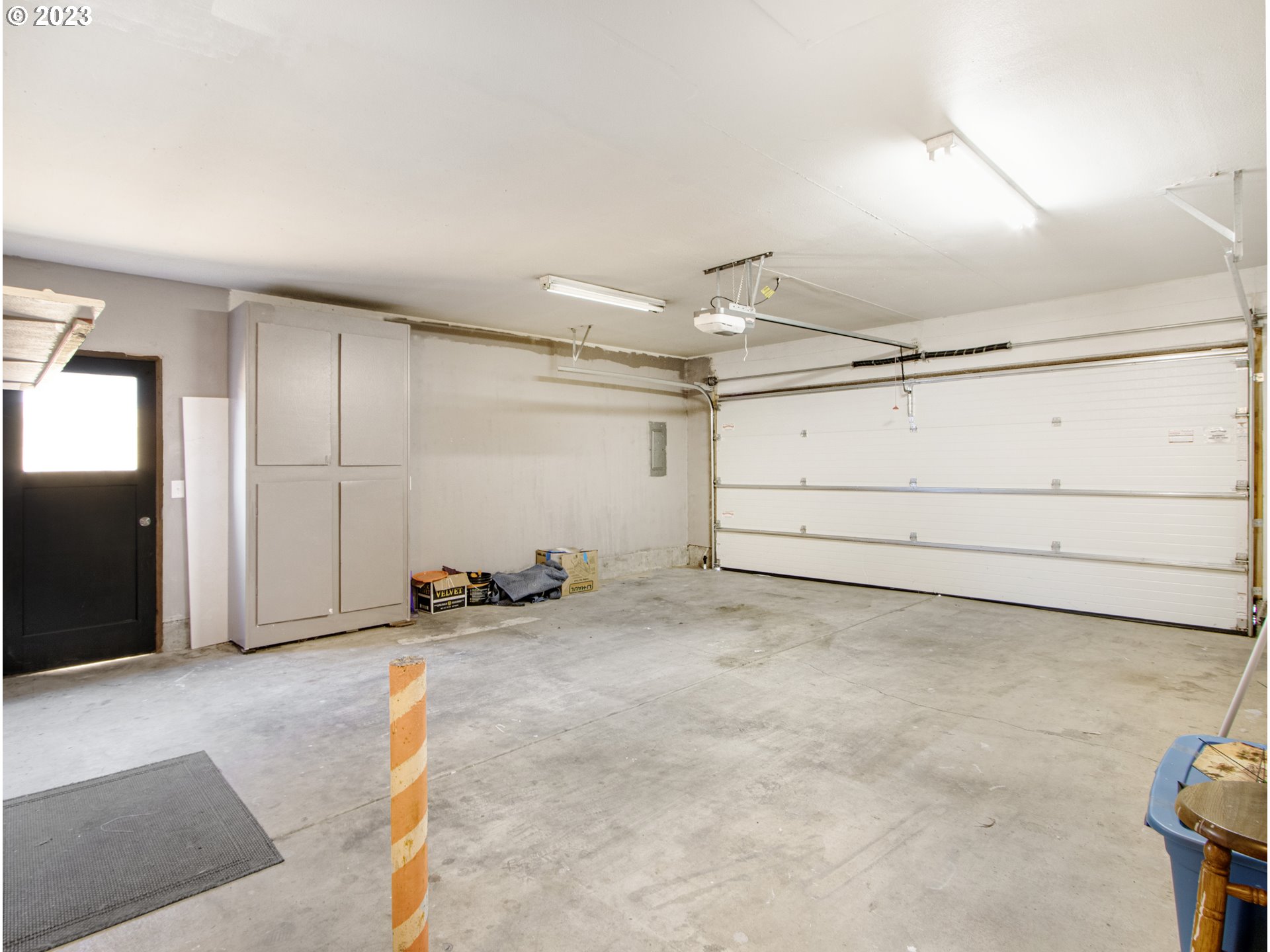 2883 Elysium Avenue Eugene, OR 97401 - Photo 18 of 21 a view of a garage