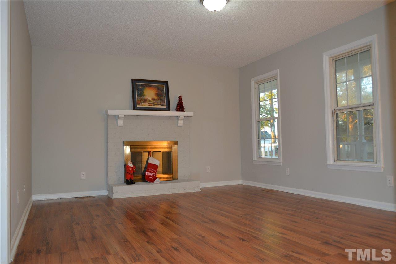 1603 Friendly Road Dunn, NC 28334 - Photo 9 of 24 Gallery Image 9