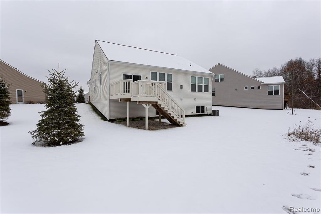 289 Bryce Howell, MI 48843 - Photo 8 of 48 Gallery Image 8