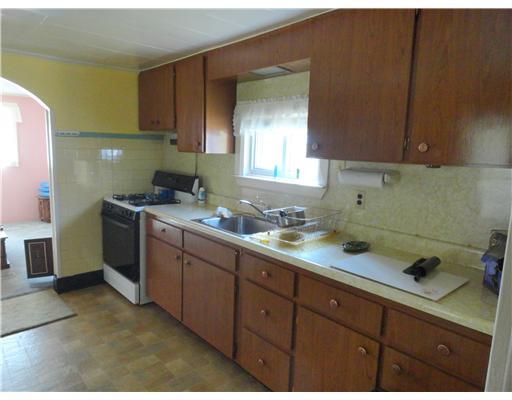 4017 Mt Troy Road Pittsburgh, PA 15214 - Photo 11 of 18 Kitchen.