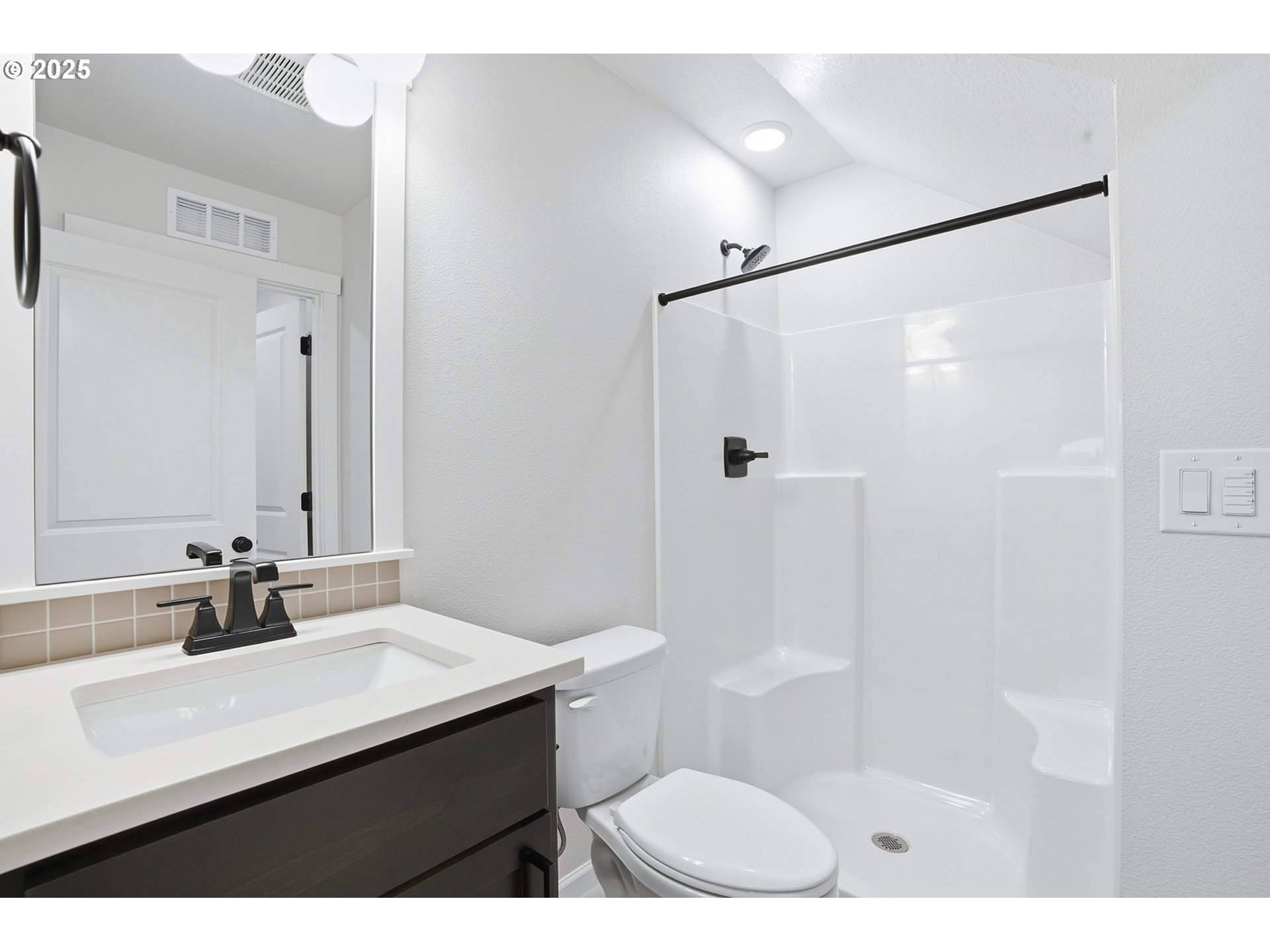 4668 Southeast 2nd Street Gresham, OR 97080 - Photo 10 of 39