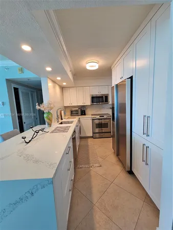 $5,800 | 2501 South Ocean Drive, Unit 411, Hollywood, FL 33019