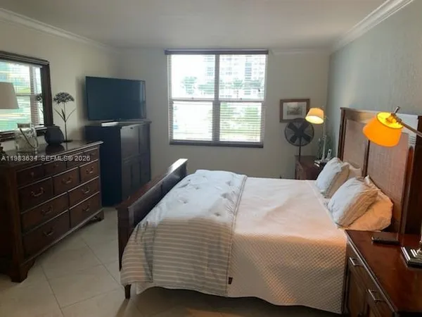 $5,800 | 2501 South Ocean Drive, Unit 411, Hollywood, FL 33019