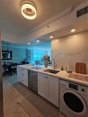 $5,800 | 2501 South Ocean Drive, Unit 411, Hollywood, FL 33019