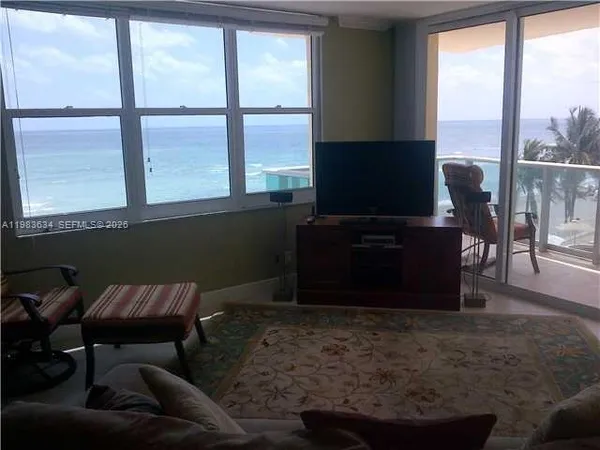 $5,800 | 2501 South Ocean Drive, Unit 411, Hollywood, FL 33019