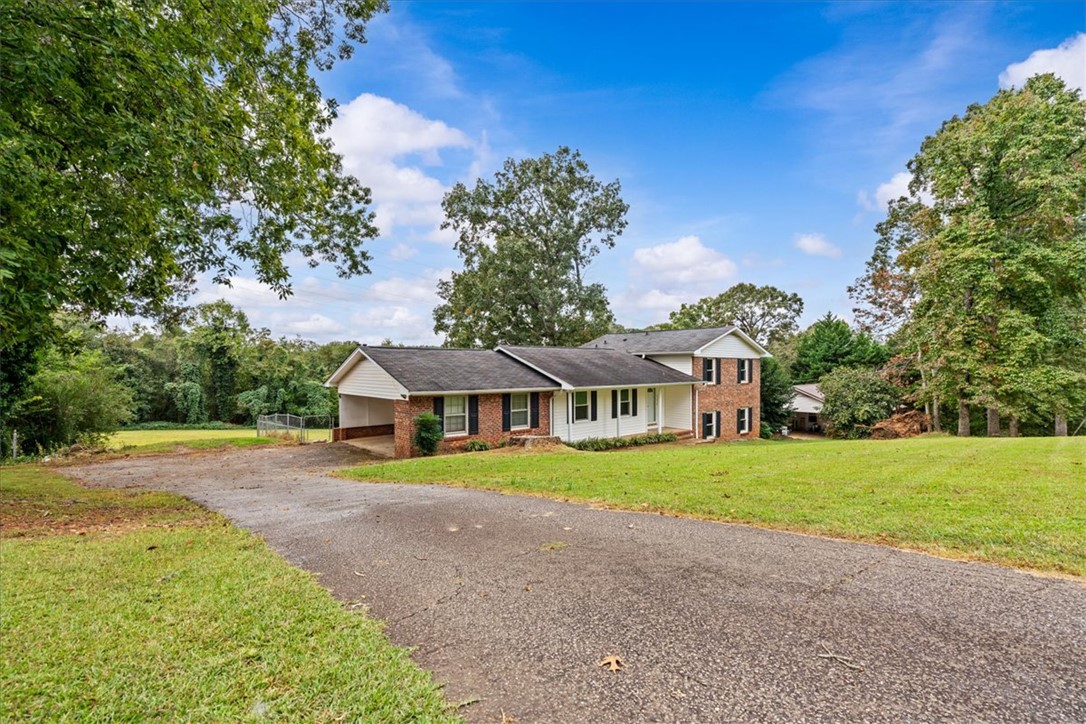 408 State Rd S-37-561 Seneca, SC 29678 - Photo 3 of 36 Gallery Image 3