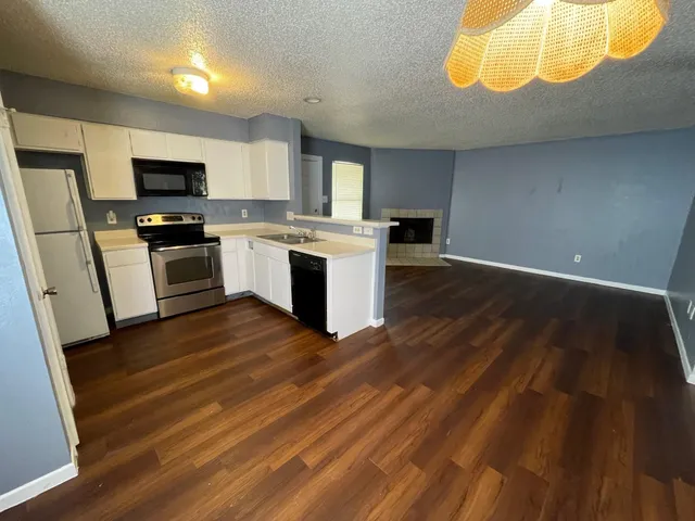 $900 | 1603 Onion Creek Village Drive, Unit C, Round Rock, TX 78664