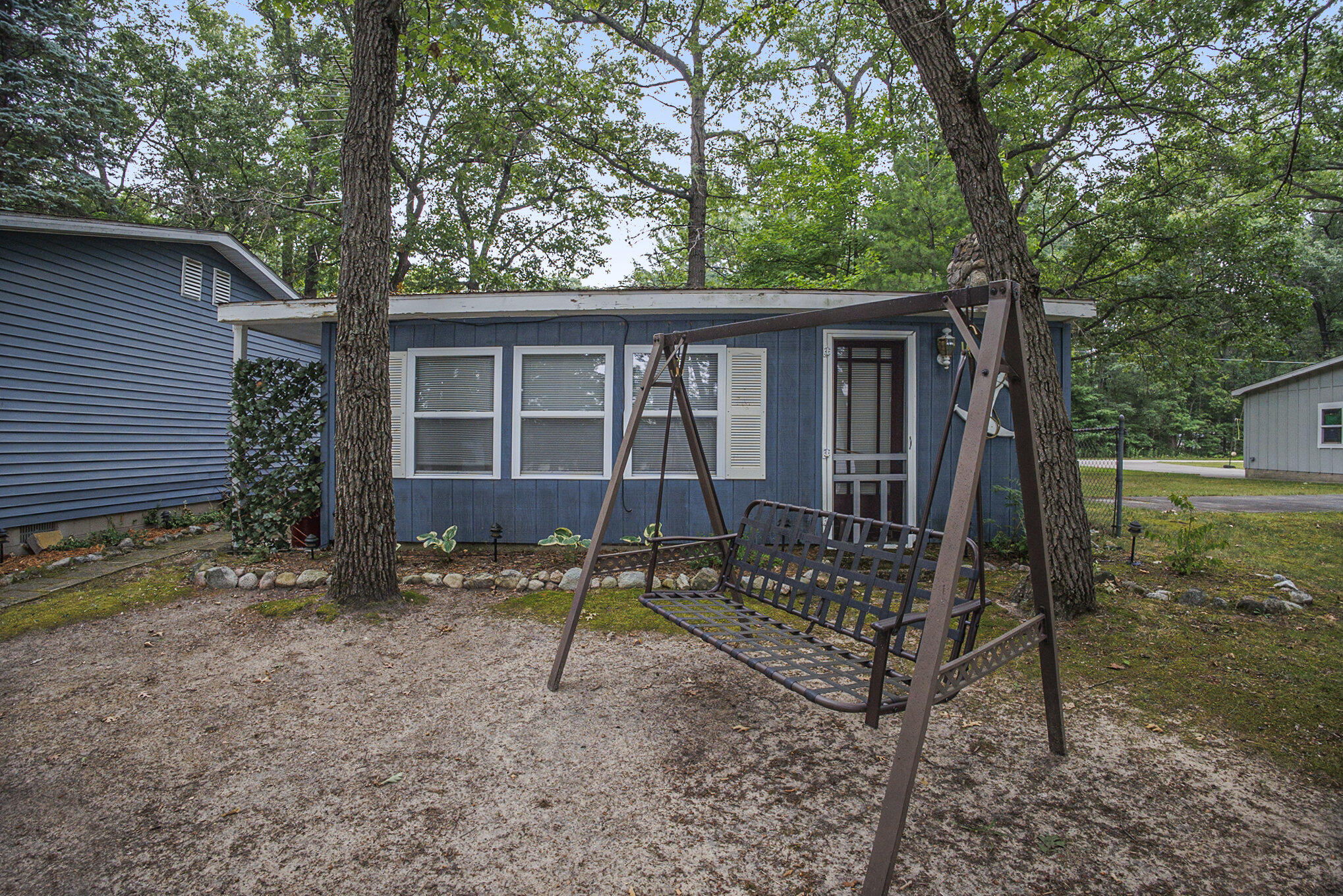 73 South Maple Road Branch, MI 49402 - Photo 14 of 28 Guest Cottage