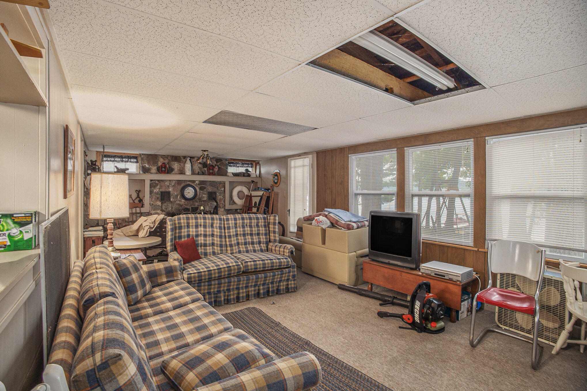 73 South Maple Road Branch, MI 49402 - Photo 17 of 28 GC Living Room