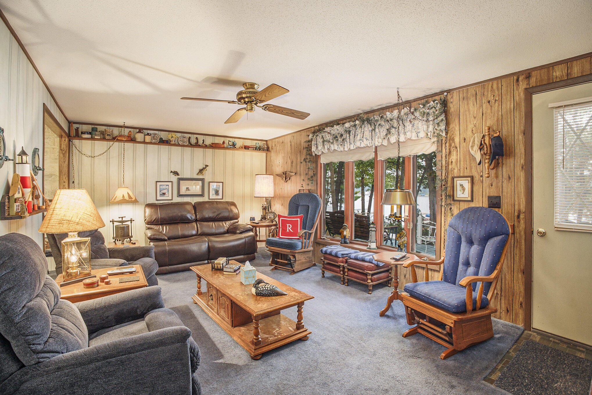 73 South Maple Road Branch, MI 49402 - Photo 5 of 28 Living Room