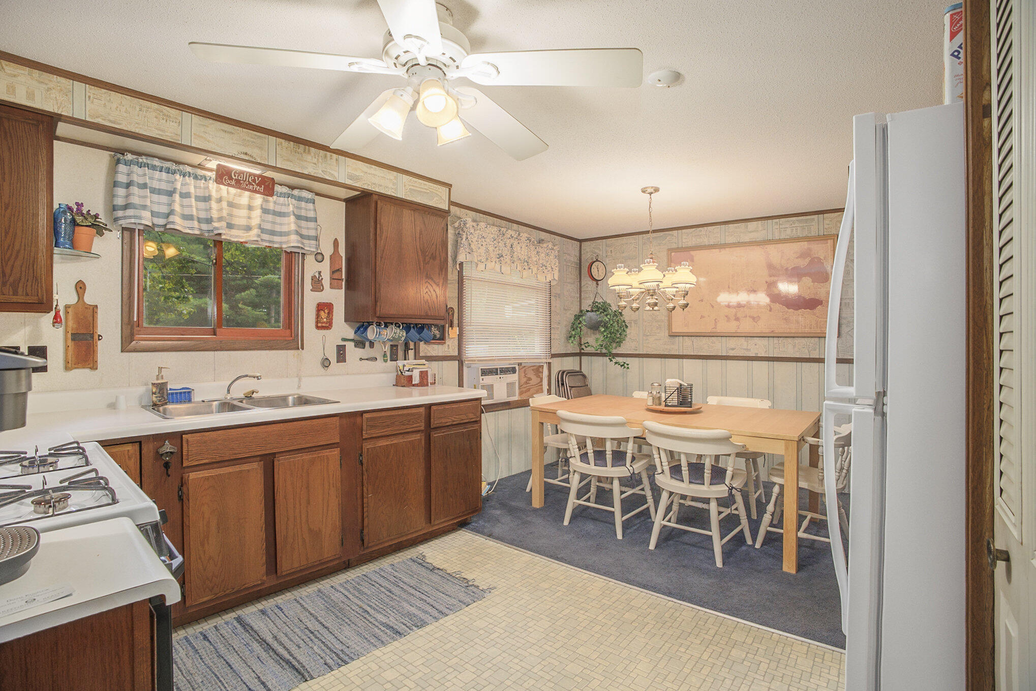 73 South Maple Road Branch, MI 49402 - Photo 7 of 28 Kitchen and Dining Area