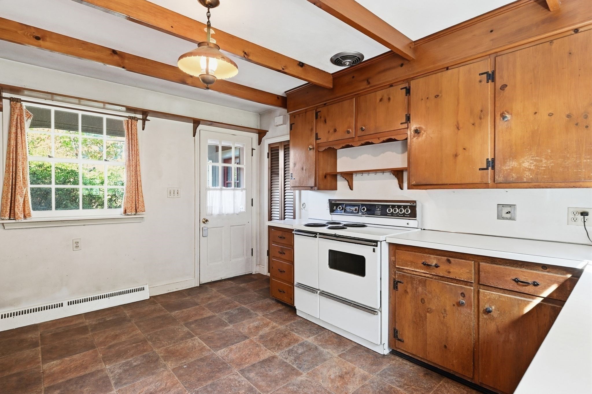 148 Falmouth Road West Springfield, MA 01089 - Photo 18 of 36 Gallery Image 18