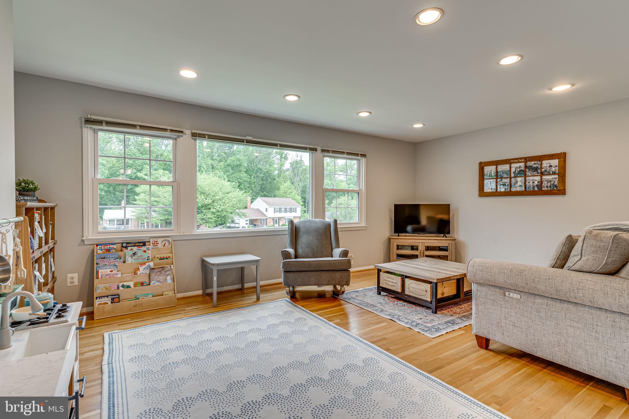 8307 Carrleigh Parkway Springfield, VA 22152 - Photo 2 of 36