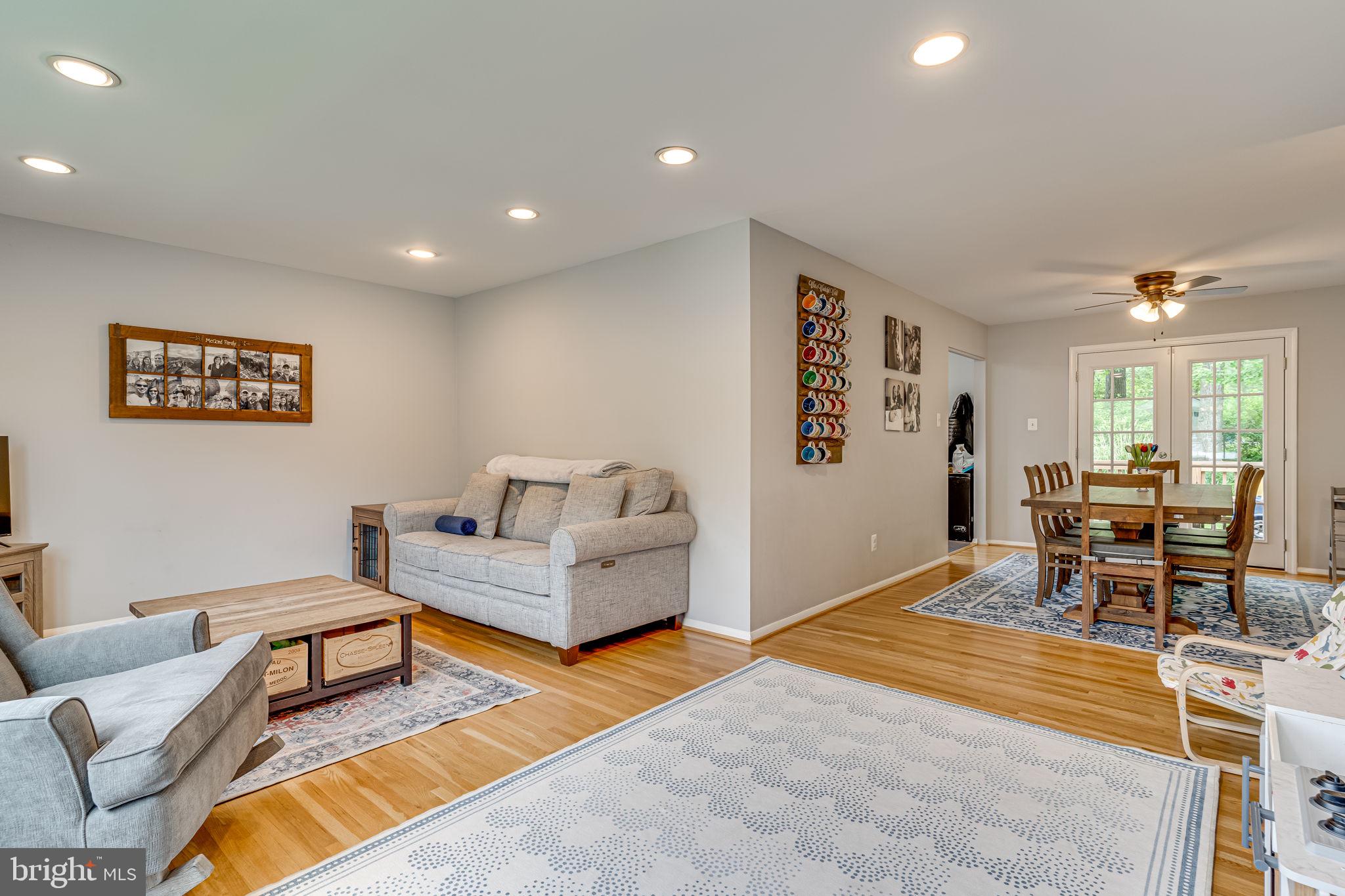 8307 Carrleigh Parkway Springfield, VA 22152 - Photo 3 of 36