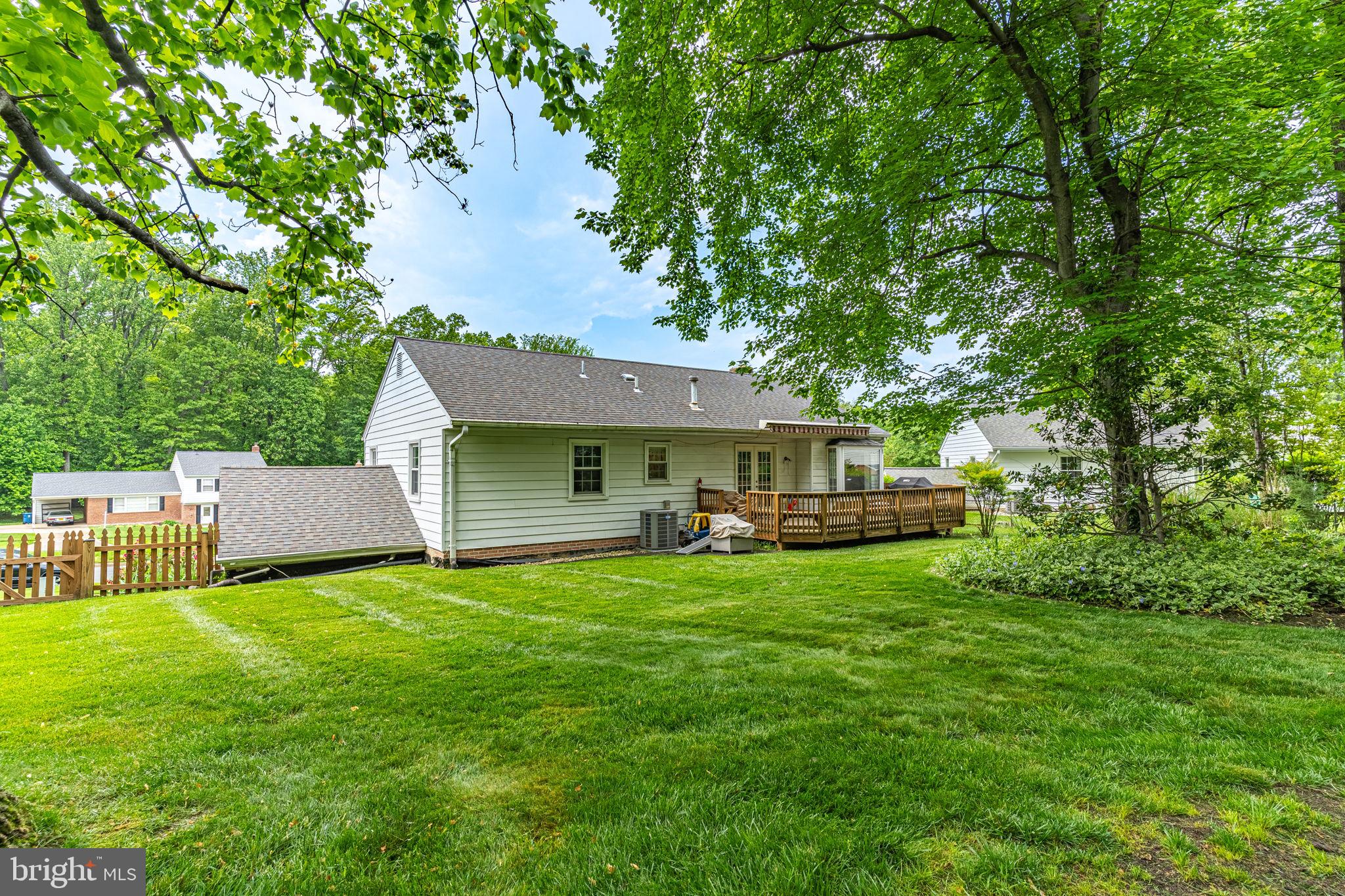 8307 Carrleigh Parkway Springfield, VA 22152 - Photo 33 of 36