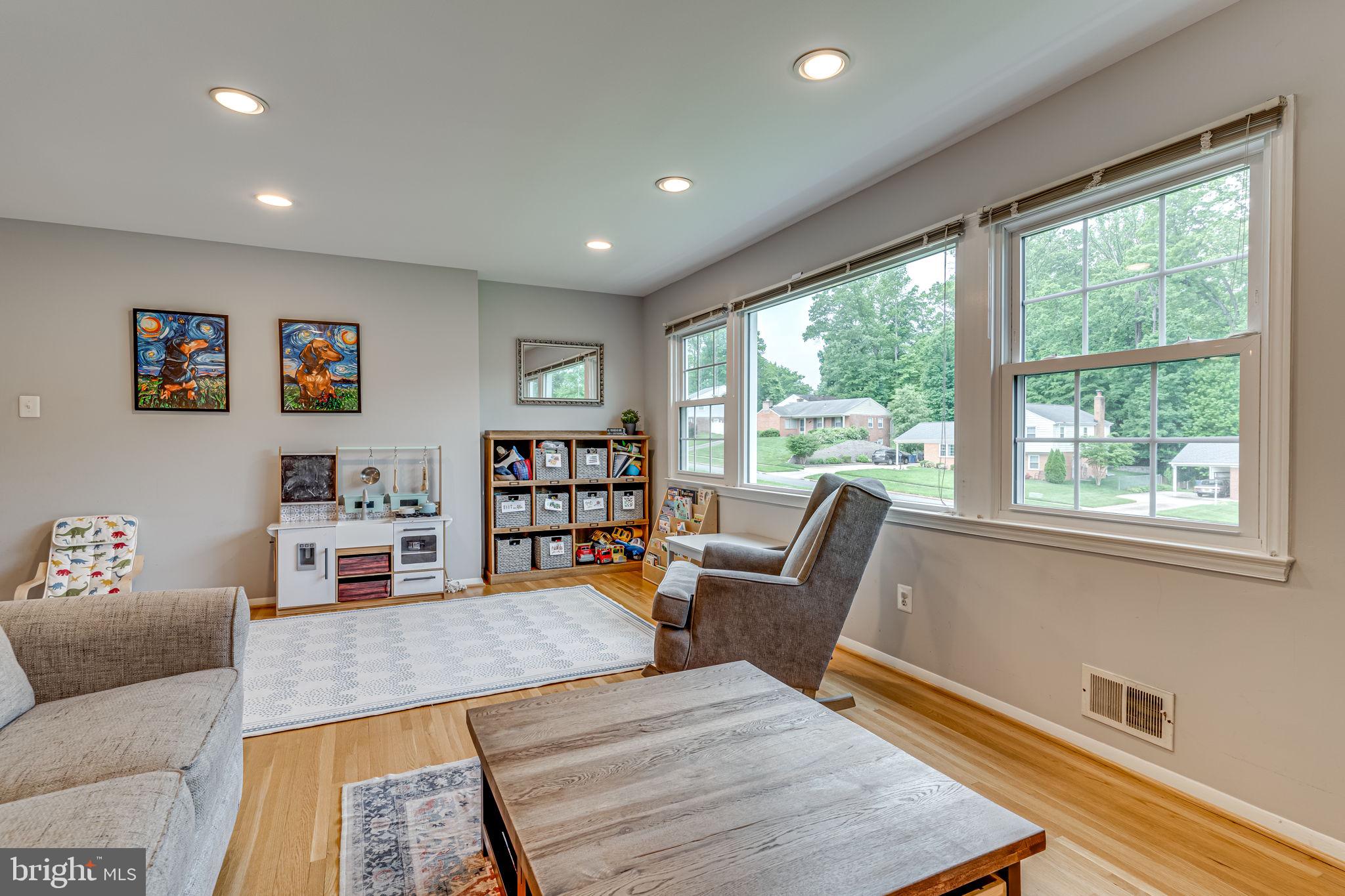 8307 Carrleigh Parkway Springfield, VA 22152 - Photo 5 of 36