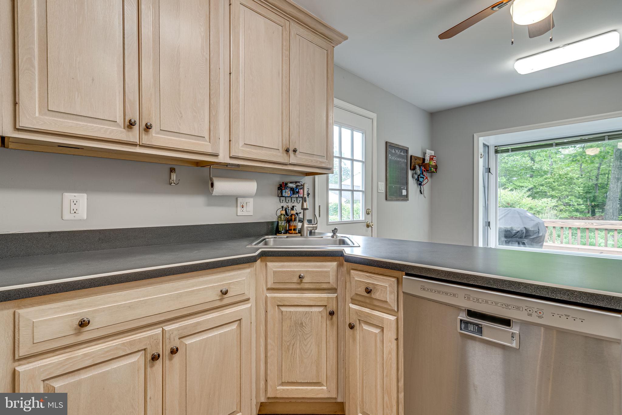8307 Carrleigh Parkway Springfield, VA 22152 - Photo 9 of 36