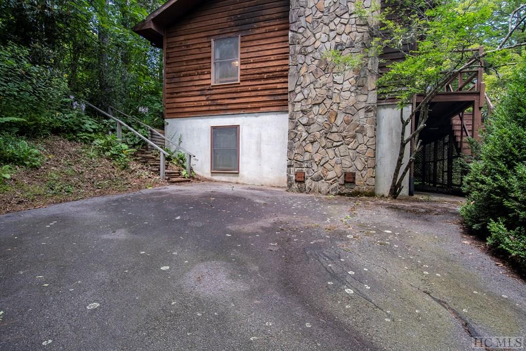 275 Satulah Ridge Road Highlands, NC 28741 - Photo 5 of 16 Gallery Image 5