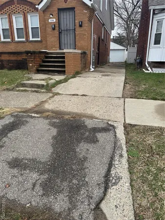 $800 | 15760 Monte Vista Street, Unit 2, Detroit, MI 48238