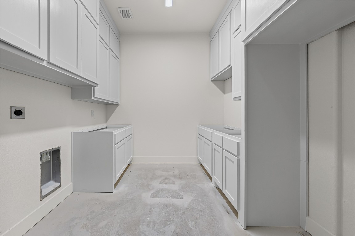 10213 Homesteader Road Gatesville, TX 76528 - Photo 13 of 19 a view of an empty walk in closet