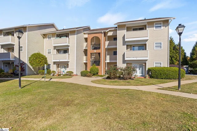 $159,900 | 2601 Duncan Chapel Road, Unit F302, Greenville, SC 29617