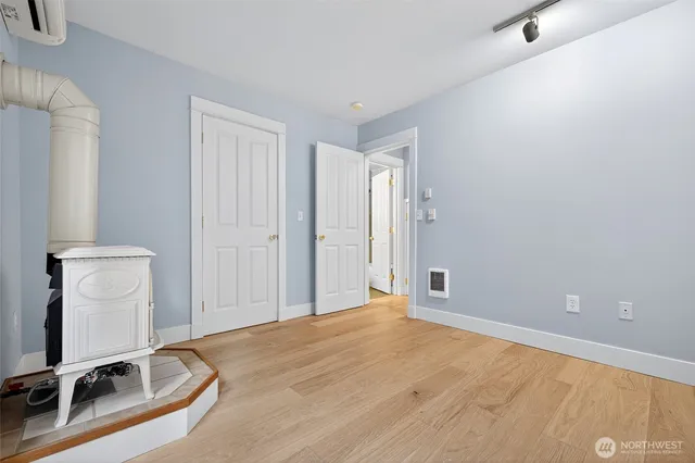 $650,000 | 414 Malden Avenue East, Unit B, Seattle, WA 98112