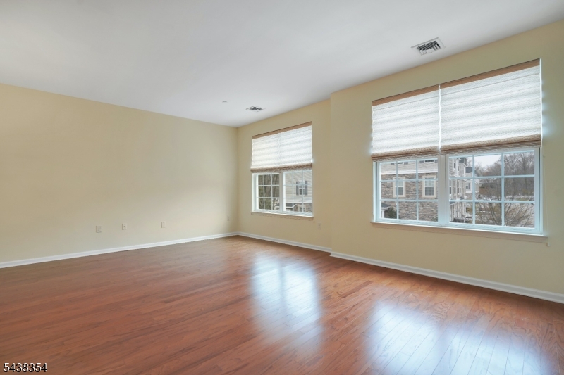 308 Rotando Way Morris Plains, NJ 07950 - Photo 5 of 28