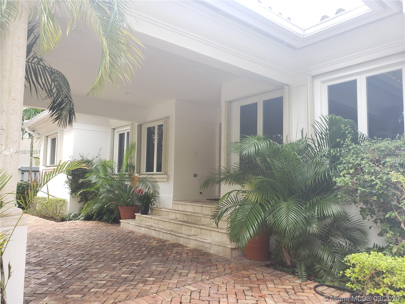 340 Woodcrest Road Key Biscayne, FL 33149 - Photo 2 of 35