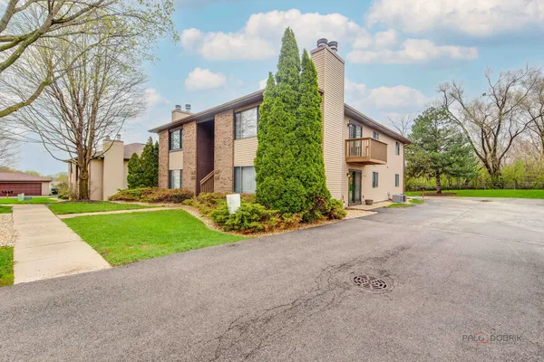 $214,900 | 1115 Kane Street, Unit 1115, South Elgin, IL 60177