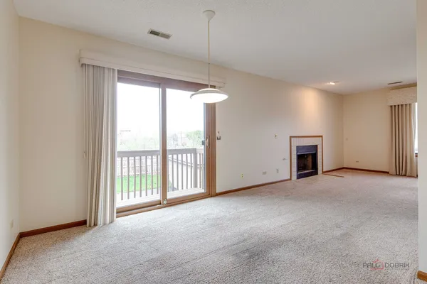 $214,900 | 1115 Kane Street, Unit 1115, South Elgin, IL 60177