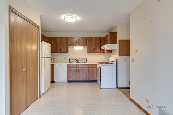$214,900 | 1115 Kane Street, Unit 1115, South Elgin, IL 60177