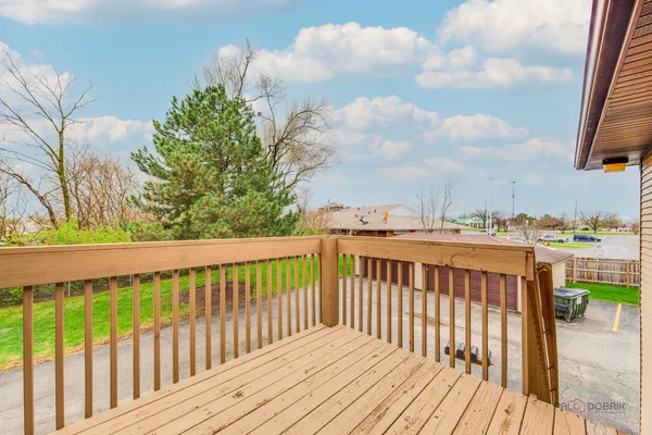 $214,900 | 1115 Kane Street, Unit 1115, South Elgin, IL 60177