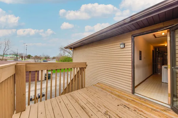 $214,900 | 1115 Kane Street, Unit 1115, South Elgin, IL 60177