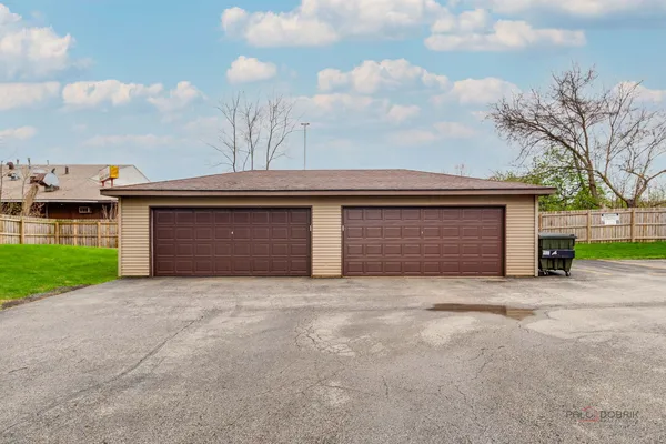 $214,900 | 1115 Kane Street, Unit 1115, South Elgin, IL 60177