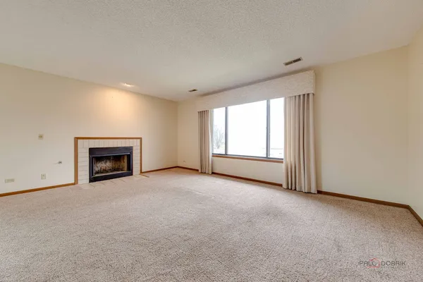 $214,900 | 1115 Kane Street, Unit 1115, South Elgin, IL 60177