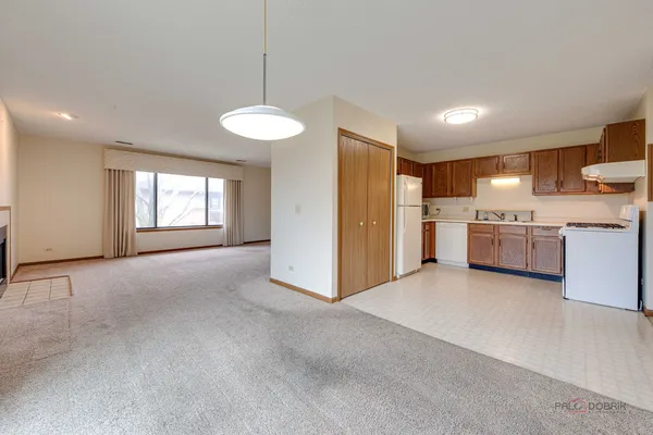 $214,900 | 1115 Kane Street, Unit 1115, South Elgin, IL 60177